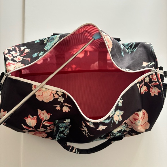 Herschel Supply Co Floral Duffel Bag Travel Gym Weekender Bag - Picture 9 of 9